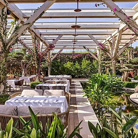 Hotel Biblos